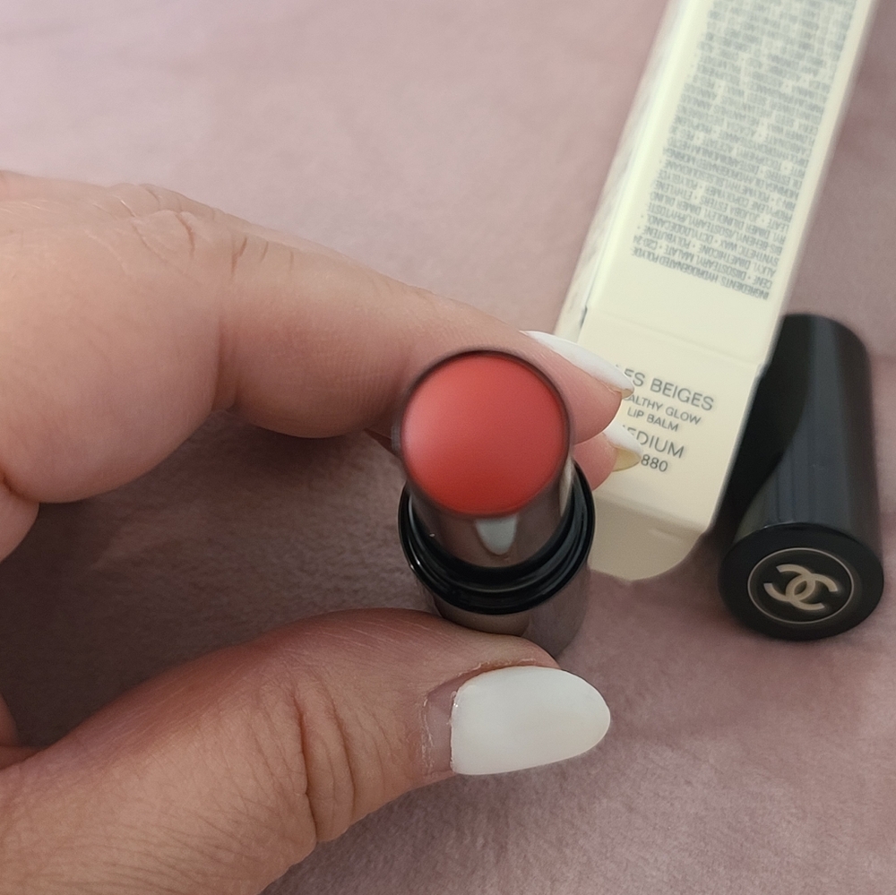LES BEIGES Chanel Lip Balm - Picture 4 of 9